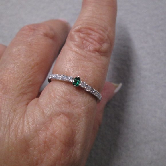 Dainty Emerald Sterling Silver Ring>Birthstone, Minimalist, Promise, Engagement - Picture 4 of 7